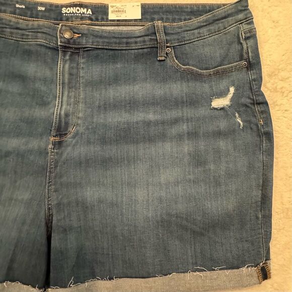 Womens Sz 30W Medium Wash Denim Shorts Folded Raw Hem Have Stretch New with Tags - Picture 3 of 11